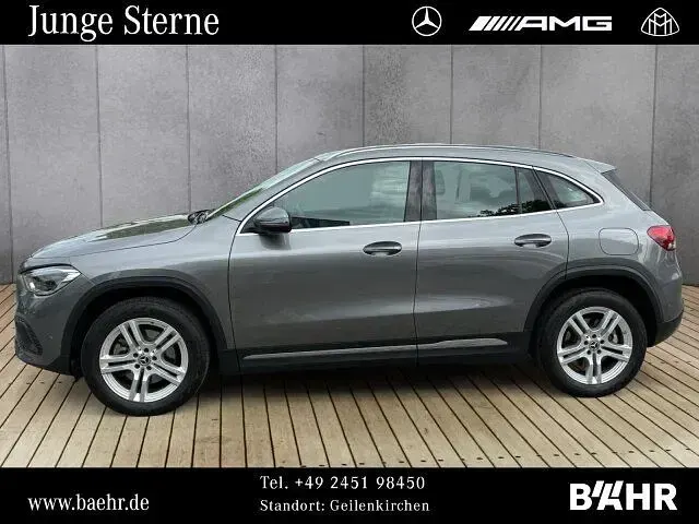 Gebraucht Mercedes GLA250 Progressive 160 PS (117 kW) 2021 Mountaingrau SUV