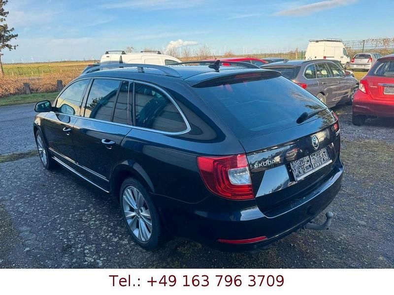 Gebraucht Skoda Superb Exclusive 105 PS (77 kW) 2015 Schwarz Kombi