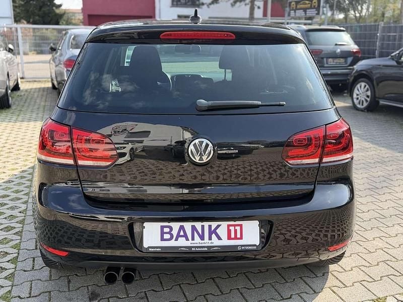 Gebraucht VW Golf VII Highline 122 PS (89 kW) 2012 Deep black perleffekt Kleinwagen
