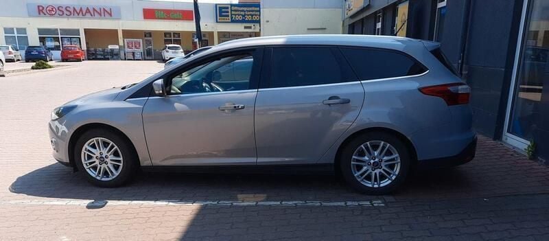 Grau Gebraucht 2013 Ford Focus Titanium Kombi | 4.600 € (Guter Preis) - Bild 1/4