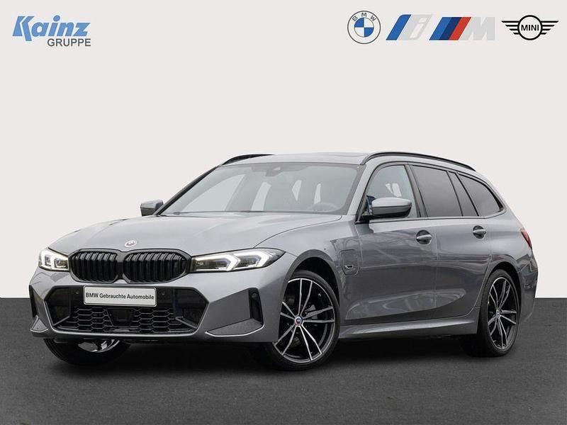 Grau Gebraucht 2022 BMW 330e Comfort Edition Limousine | 38.890 € (Etwas zu teuer) - Bild 1/4