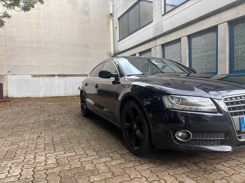 Schwarz Gebraucht 2010 Audi A5 Limousine | 7.899 € (Etwas zu teuer) - Bild 1/4