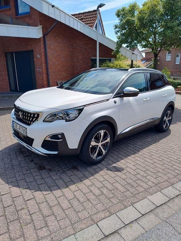 Weiß Gebraucht 2019 Peugeot 3008 Crossway SUV | 17.800 € (Fairer Preis) - Bild 1/4