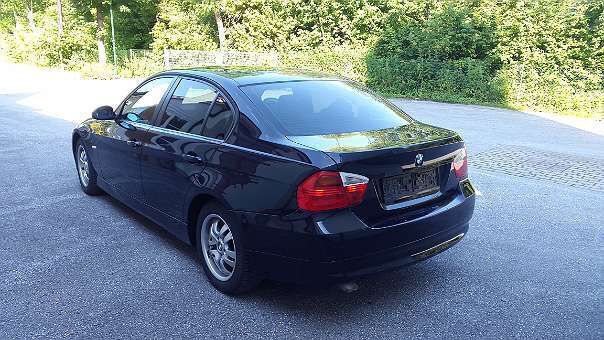 Gebraucht BMW 320 163 PS (119 kW) 2007 Blau metallic Limousine