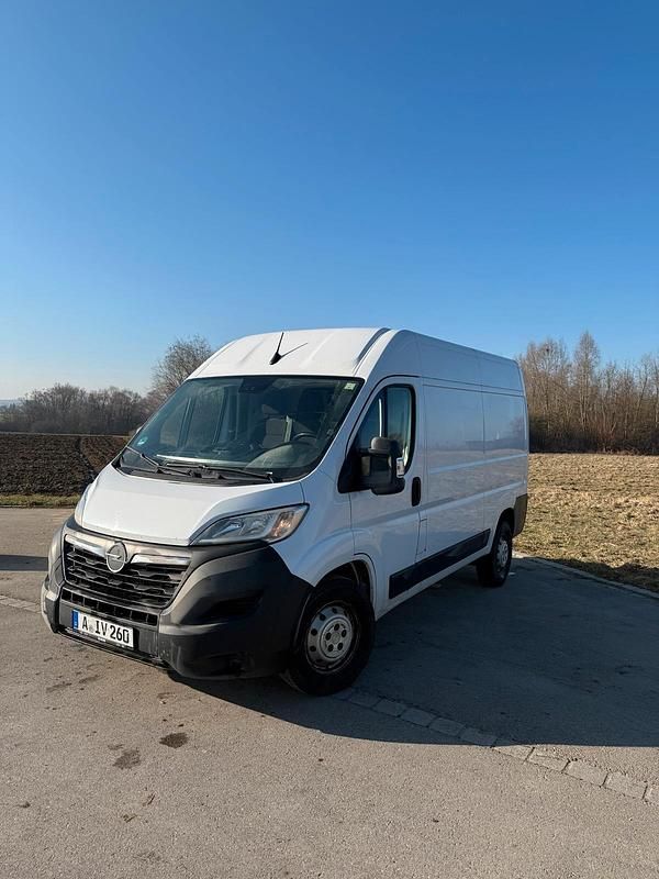 Weiß Gebraucht 2022 Opel Movano Kombi | 13.000 € - Bild 1/4