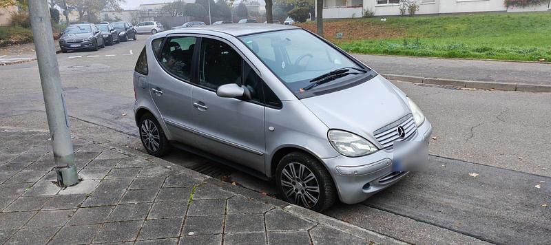 Silber Gebraucht 2002 Mercedes A140 Kleinwagen | 2.299 € - Bild 1/4