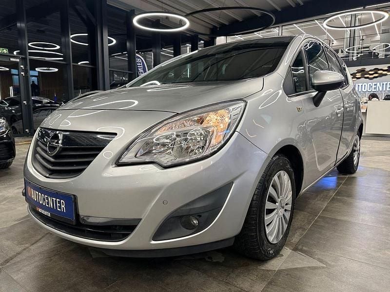 Gebraucht Opel Meriva Design Edition 101 PS (74 kW) 2011 Silber Van / Kleinbus