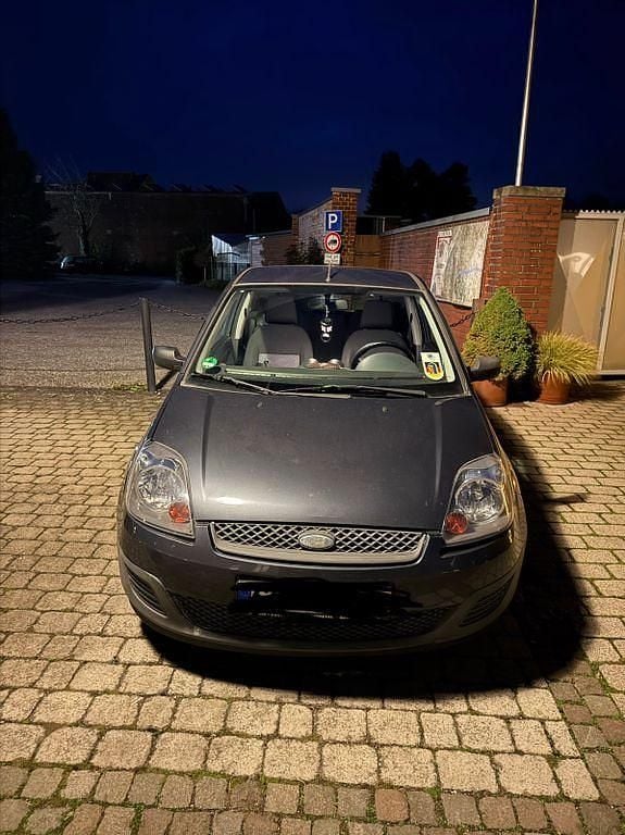 Schwarz Gebraucht 2006 Ford Fiesta Limousine | 250 € (Superpreis) - Bild 1/3
