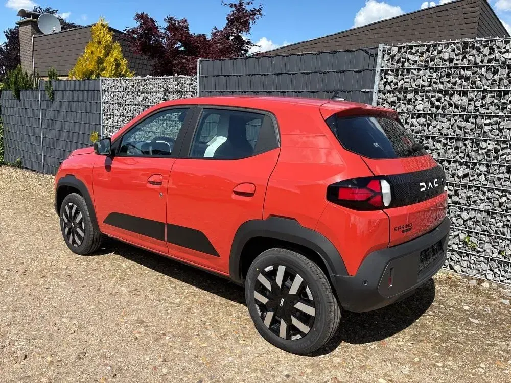 Neu Dacia Spring Expression 52 kW (71 PS) 2026 Blitz grau Kleinwagen