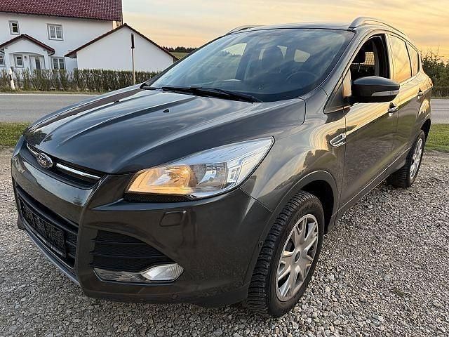 Grau Gebraucht 2015 Ford Kuga Trend SUV | 10.355 € (Guter Preis) - Bild 1/4