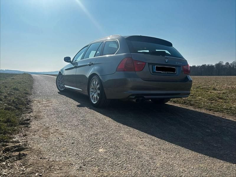 Usata BMW 330 245 CV (180 kW) 2012 Argento Station wagon