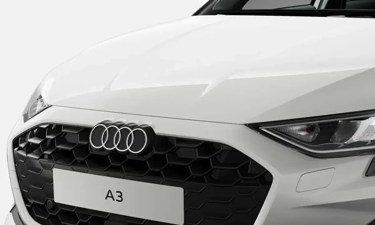 Neu Audi A3 Ambiente 116 PS (85 kW) 2025 Brillantschwarz Limousine