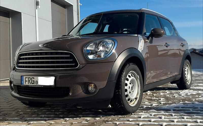 Braun Gebraucht 2014 Mini Countryman SUV | 10.590 € (Etwas zu teuer) - Bild 1/4