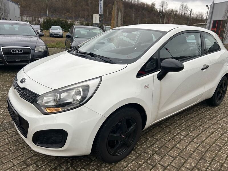 Weiß Gebraucht 2012 Kia Rio Limousine | 2.490 € (Superpreis) - Bild 1/4