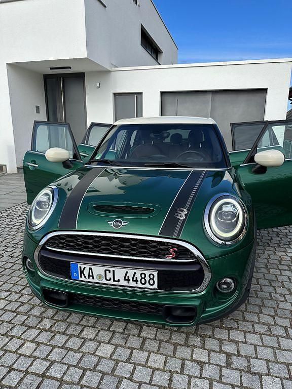 Grün Gebraucht 2020 Mini Cooper S Kleinwagen | 22.000 € (Etwas zu teuer) - Bild 1/4