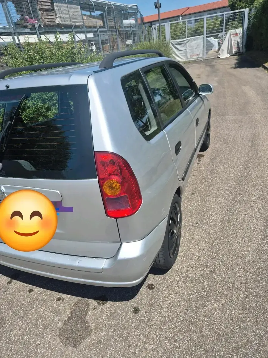 Gebraucht Mitsubishi Space Star 97 PS (71 kW) 2004 Silber Van / Kleinbus