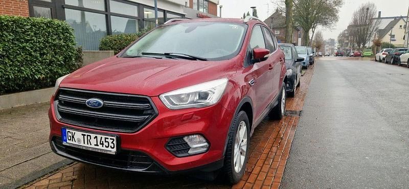 Gebraucht Ford Kuga Cool & Connect 150 PS (110 kW) 2018 Rot SUV