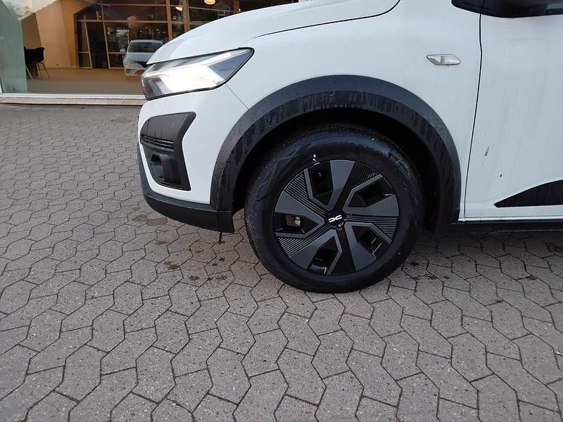 Gebraucht Dacia Jogger Expression 110 PS (80 kW) 2025 Weiß Van / Kleinbus