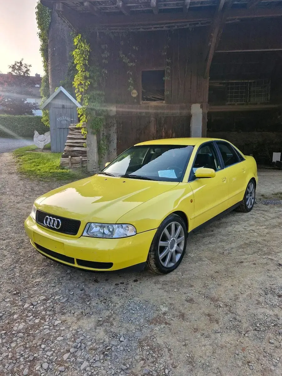 Gebraucht Audi A4 193 PS (141 kW) 1997 Gelb Limousine