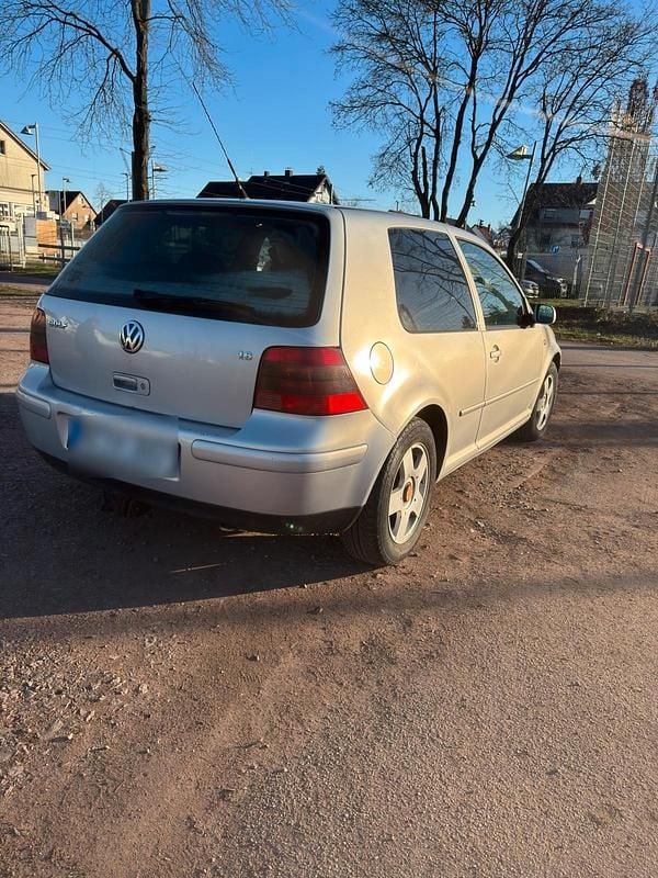 Gebraucht VW Golf IV 101 PS (74 kW) 2002 Grau Kleinwagen