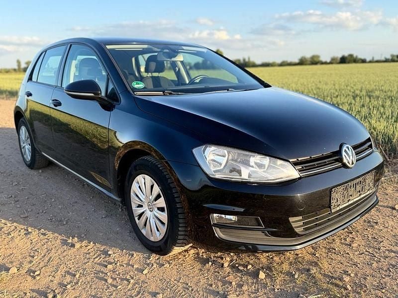 Schwarz Gebraucht 2014 VW Golf VII Trendline Limousine | 6.800 € (Fairer Preis) - Bild 1/4