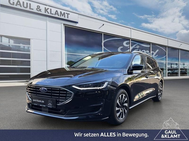 Obsidianschwarz metallic (metallic) Gebraucht 2024 Ford Focus Titanium Kombi | 22.970 € (Fairer Preis) - Bild 1/4