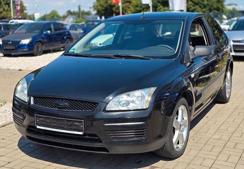Schwarz Gebraucht 2005 Ford Focus Trend Limousine | 990 € (Superpreis) - Bild 1/4