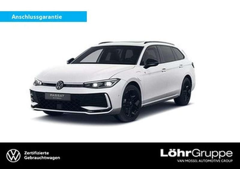 Weiß Gebraucht 2025 VW Passat R-line Kombi | 44.680 € (Guter Preis) - Bild 1/3