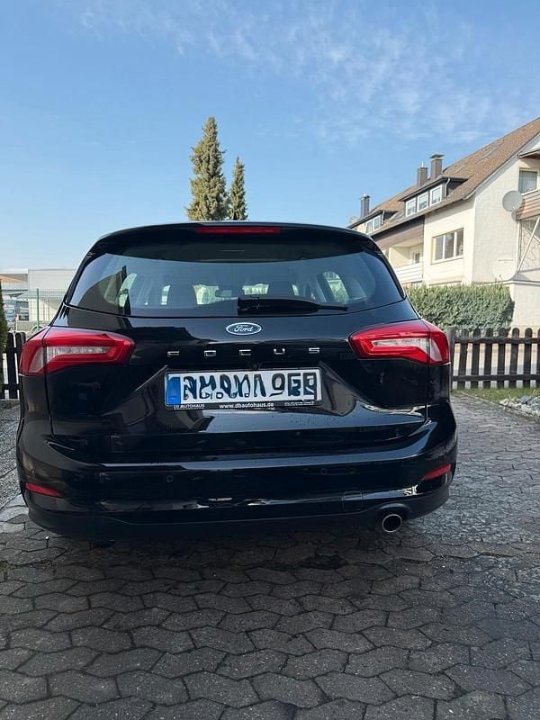 Gebraucht Ford Focus Cool & Connect 103 PS (75 kW) 2021 Schwarz Kombi
