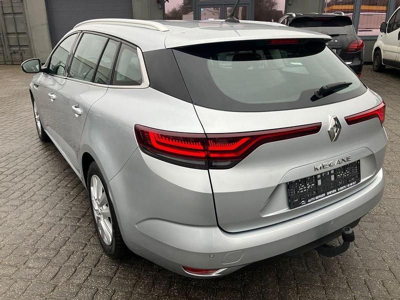 Gebraucht Renault Mégane IV Business 116 PS (85 kW) 2021 Silber Limousine