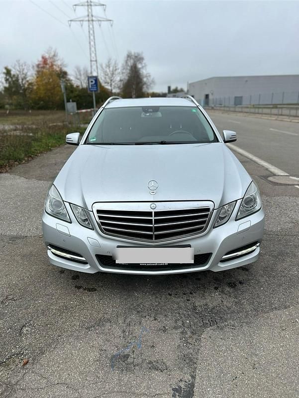 Silber Gebraucht 2011 Mercedes E220 Kombi | 7.400 € (Superpreis) - Bild 1/4