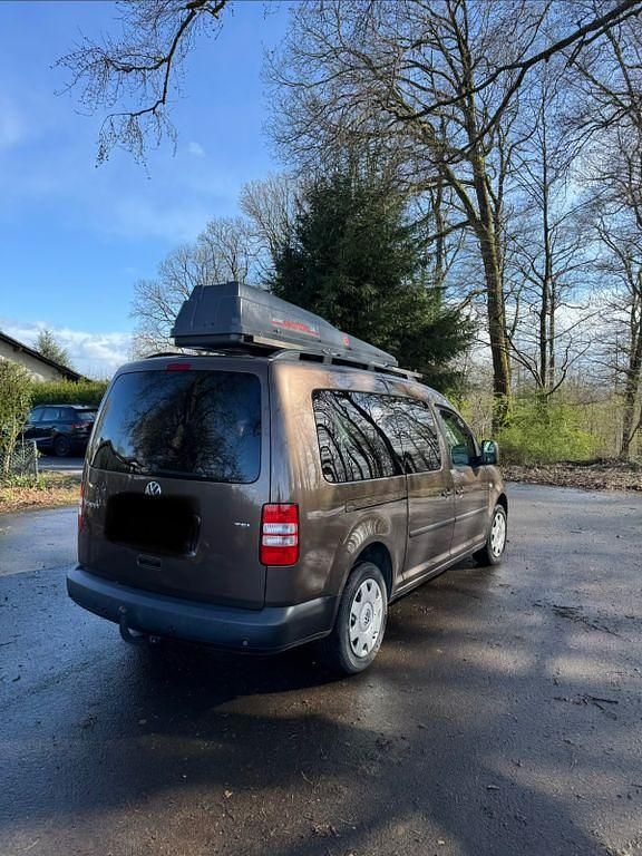Gebraucht VW Caddy Maxi Trendline 105 PS (77 kW) 2011 Braun Van / Kleinbus