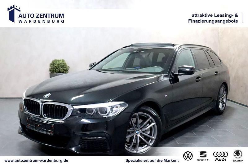 Black sapphire metallic Gebraucht 2019 BMW 520 M Sport Kombi | 28.450 € (Fairer Preis) - Bild 1/4