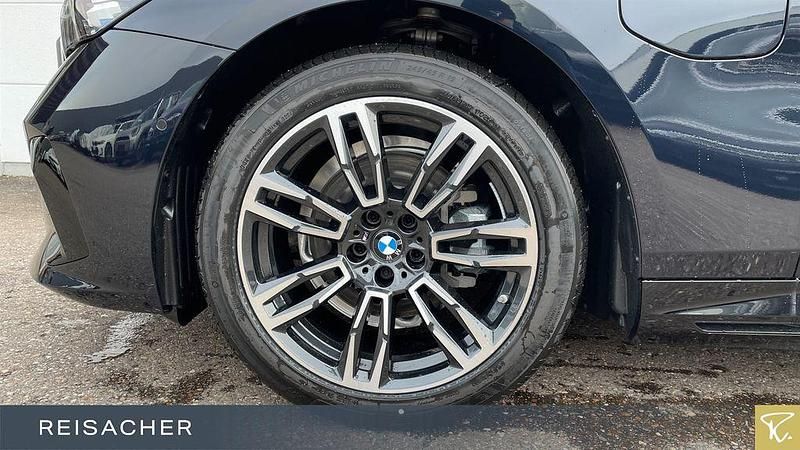 Neu BMW 530e Performance 299 PS (219 kW) 2026 Schwarz Kombi