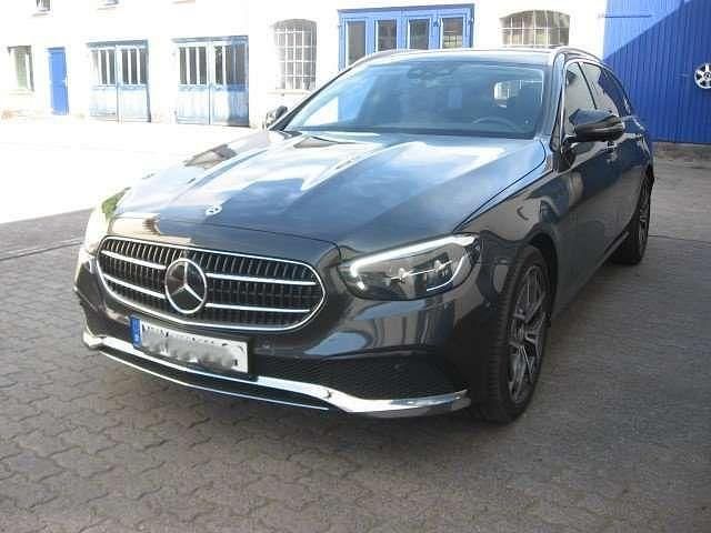 Gebraucht 2023 Mercedes E220 Kombi | 44.995 € (Teuer) - Bild 1/4