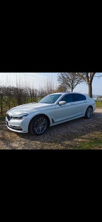 Weiß Gebraucht 2018 BMW 730 Limousine | 29.500 € (Superpreis) - Bild 1/4