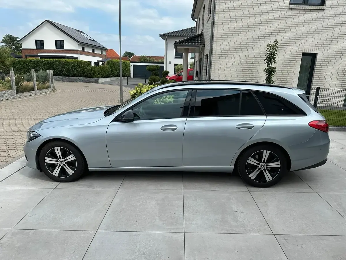Gebraucht Mercedes C200 163 PS (119 kW) 2023 Silber Kombi