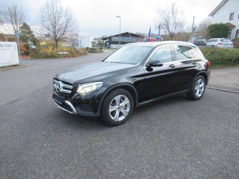 Schwarz Gebraucht 2018 Mercedes GLC250 Luxury SUV | 23.600 € (Fairer Preis) - Bild 1/4