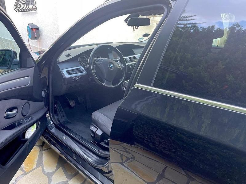 Gebraucht BMW 520 177 PS (130 kW) 2007 Schwarz Kombi