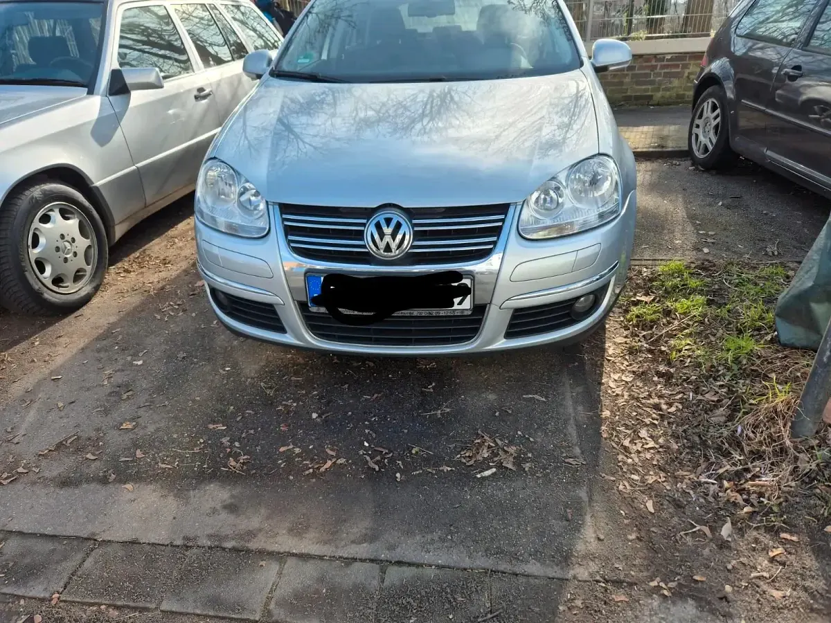 Gebraucht VW Golf VI 105 PS (77 kW) 2009 Silber Kleinwagen