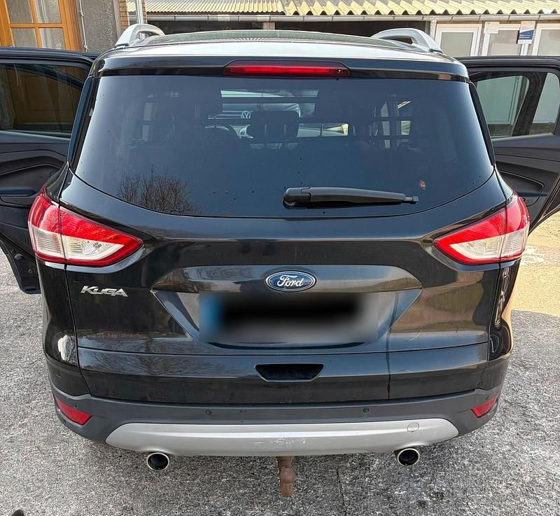 Gebraucht Ford Kuga 140 PS (102 kW) 2013 Schwarz SUV
