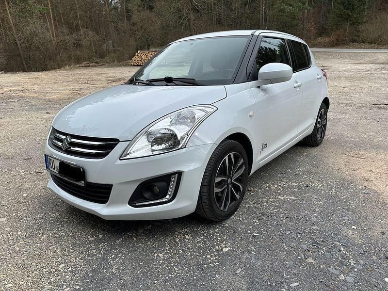Weiß Gebraucht 2016 Suzuki Swift X-TRA Limousine | 6.100 € (Guter Preis) - Bild 1/4