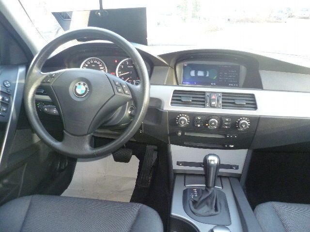 Second-hand BMW 523 177 CP (130 kW) 2005 Negru Berlinǎ