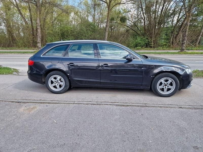 Second-hand Audi A4 Ambiente 177 CP (130 kW) 2013 Gri Break