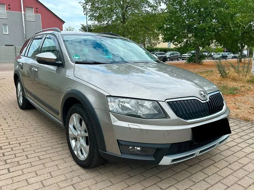 Gebraucht Skoda Octavia 184 PS (135 kW) 2015 Beige Kombi