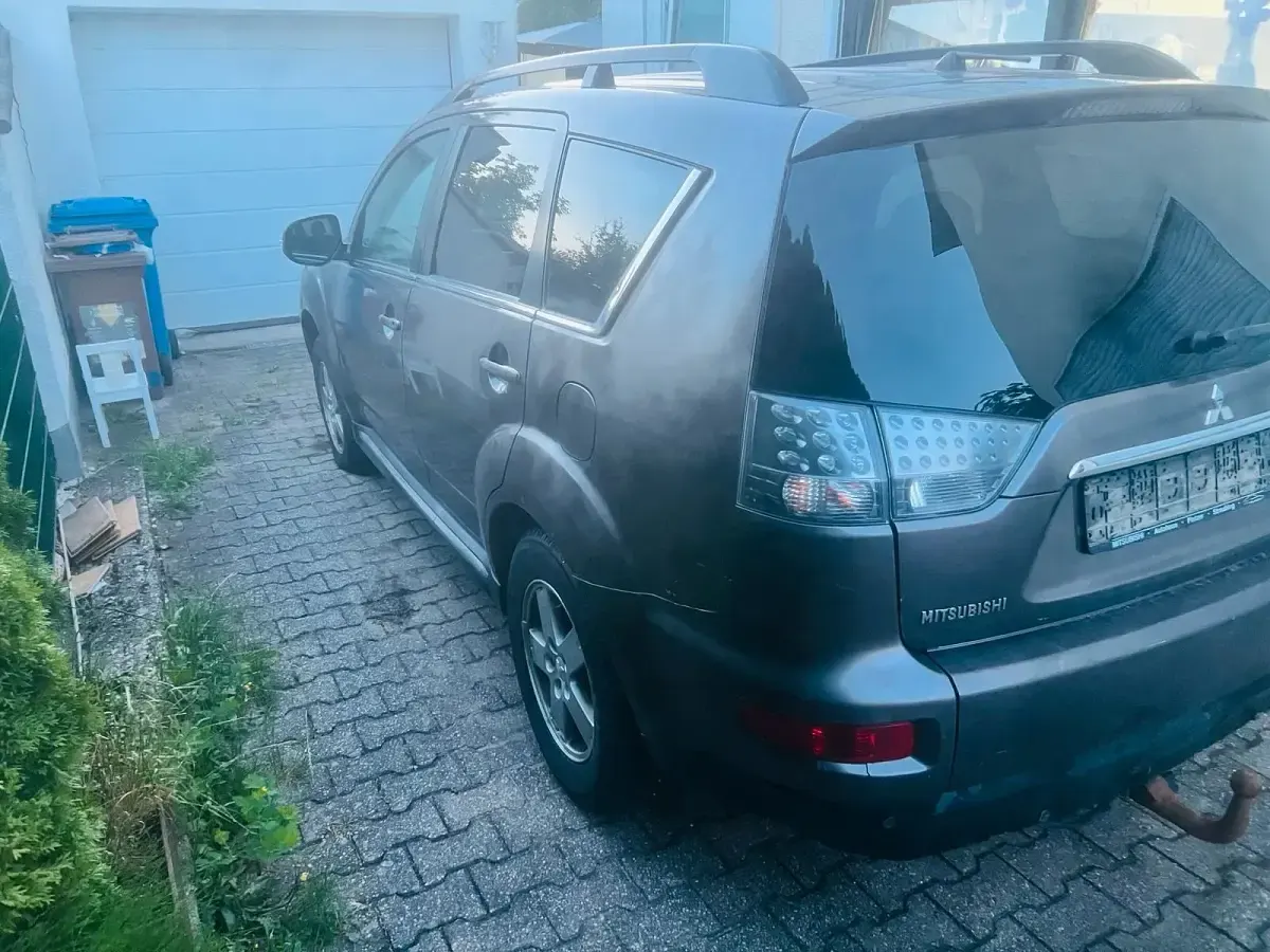 Gebraucht Mitsubishi Outlander 156 PS (114 kW) 2011 Braun SUV