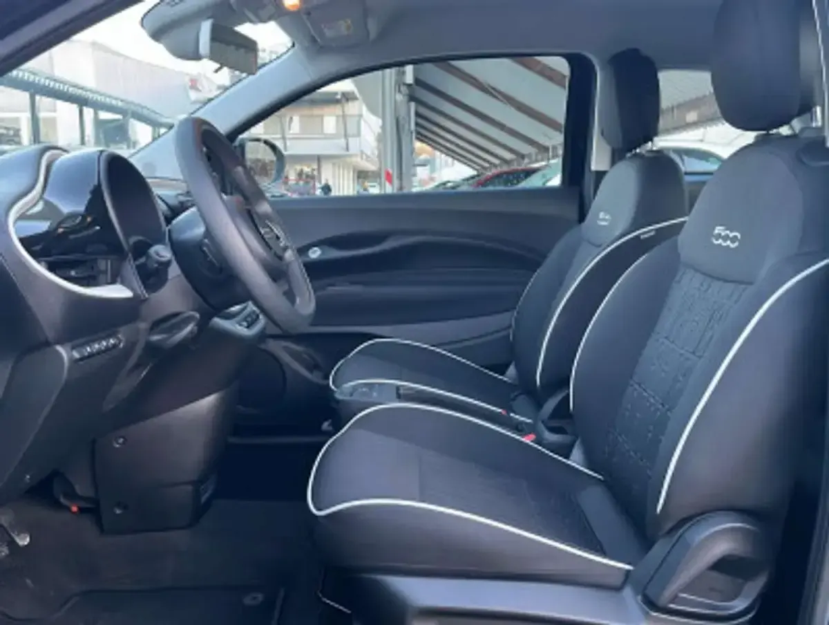 Gebraucht Fiat 500e Action 69 kW (95 PS) 2022 Colore interno (fabric. with f Limousine