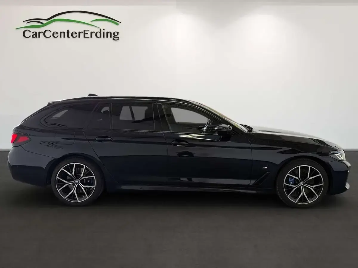 Gebraucht BMW 540 M Sport 333 PS (244 kW) 2022 Carbonschwarz Kombi