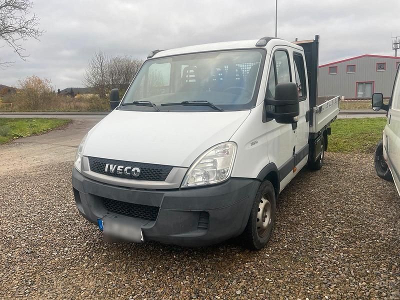 Weiß Gebraucht 2009 Iveco Daily Limousine | 8.499 € - Bild 1/4