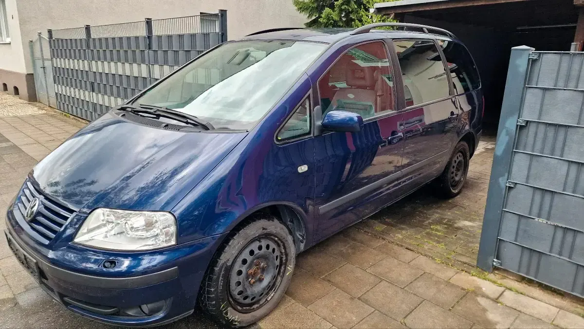 Brugt VW Sharan Highline 131 HK (96 kW) 2003 Blå MPV